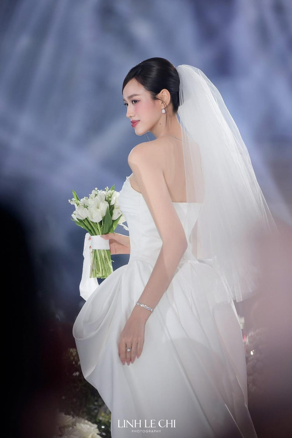 Bí ẩn sau bó hoa cưới của Hoa hậu Đỗ Thị Hà- Ảnh 2. Bí ẩn sau bó hoa cưới của Hoa hậu Đỗ Thị Hà- Ảnh 2.