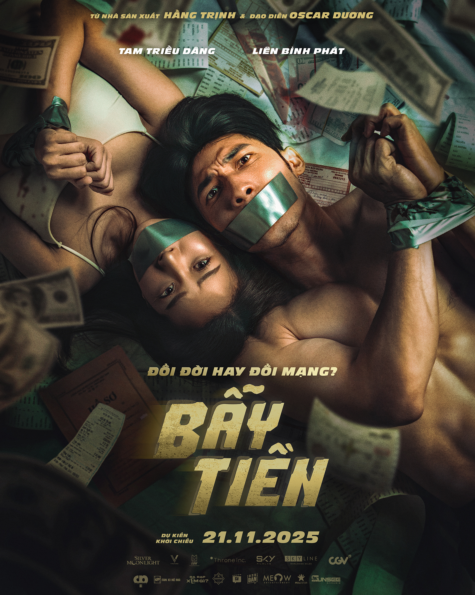 Bức ảnh Liên Bỉnh Phát bị trói chặt tay, nằm cạnh 1 cô gái gây bão mạng- Ảnh 5. Bức ảnh Liên Bỉnh Phát bị trói chặt tay, nằm cạnh 1 cô gái gây bão mạng- Ảnh 5.