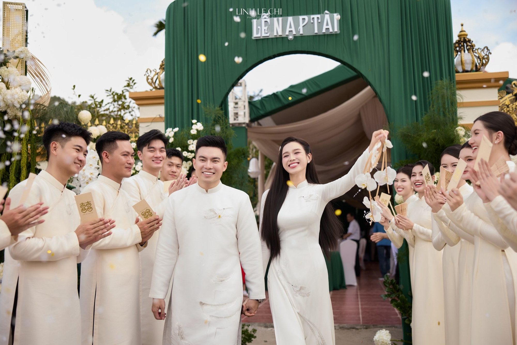 Nhà chồng sắp cưới Hoa hậu Đỗ Thị Hà: Từ nhà thầu địa phương với tài sản chưa đầy 1 tỷ đồng vươn lên thành đại gia hạ tầng - Ảnh 1. Tập đoàn Sơn Hải nhà chồng sắp cưới Hoa hậu Đỗ Thị Hà giàu cỡ nào? - Ảnh 1.