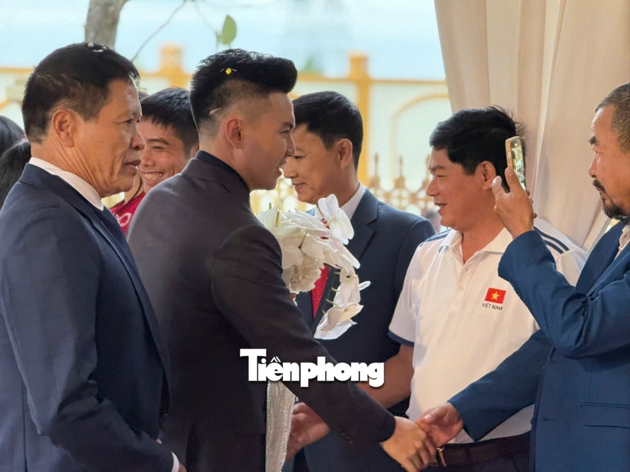 Chú rể Viết Vương phong độ, rước Đỗ Thị Hà về Quảng Trị - Ảnh 3. Chú rể Viết Vương phong độ, rước Đỗ Thị Hà về Quảng Trị - Ảnh 3.
