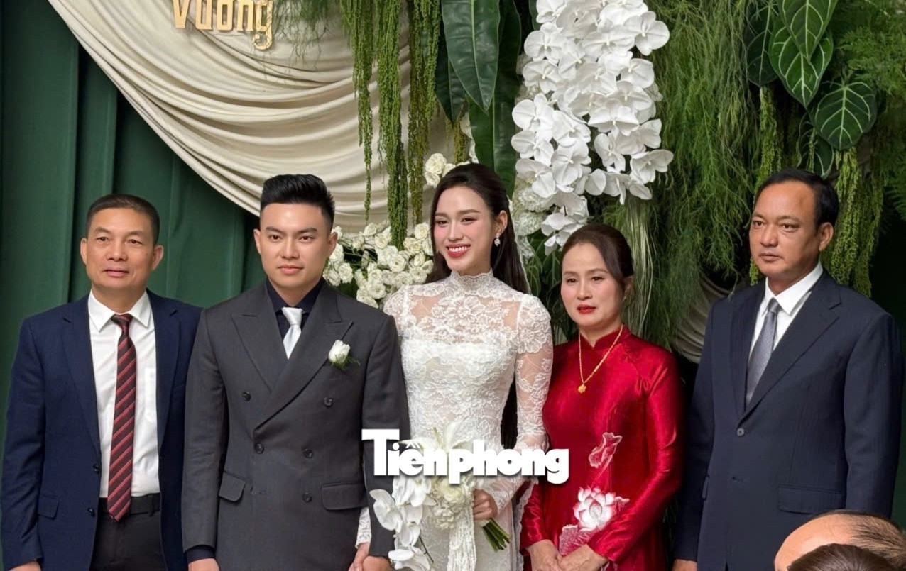 Chú rể Viết Vương phong độ, rước Đỗ Thị Hà về Quảng Trị - Ảnh 14. Chú rể Viết Vương phong độ, rước Đỗ Thị Hà về Quảng Trị - Ảnh 14.