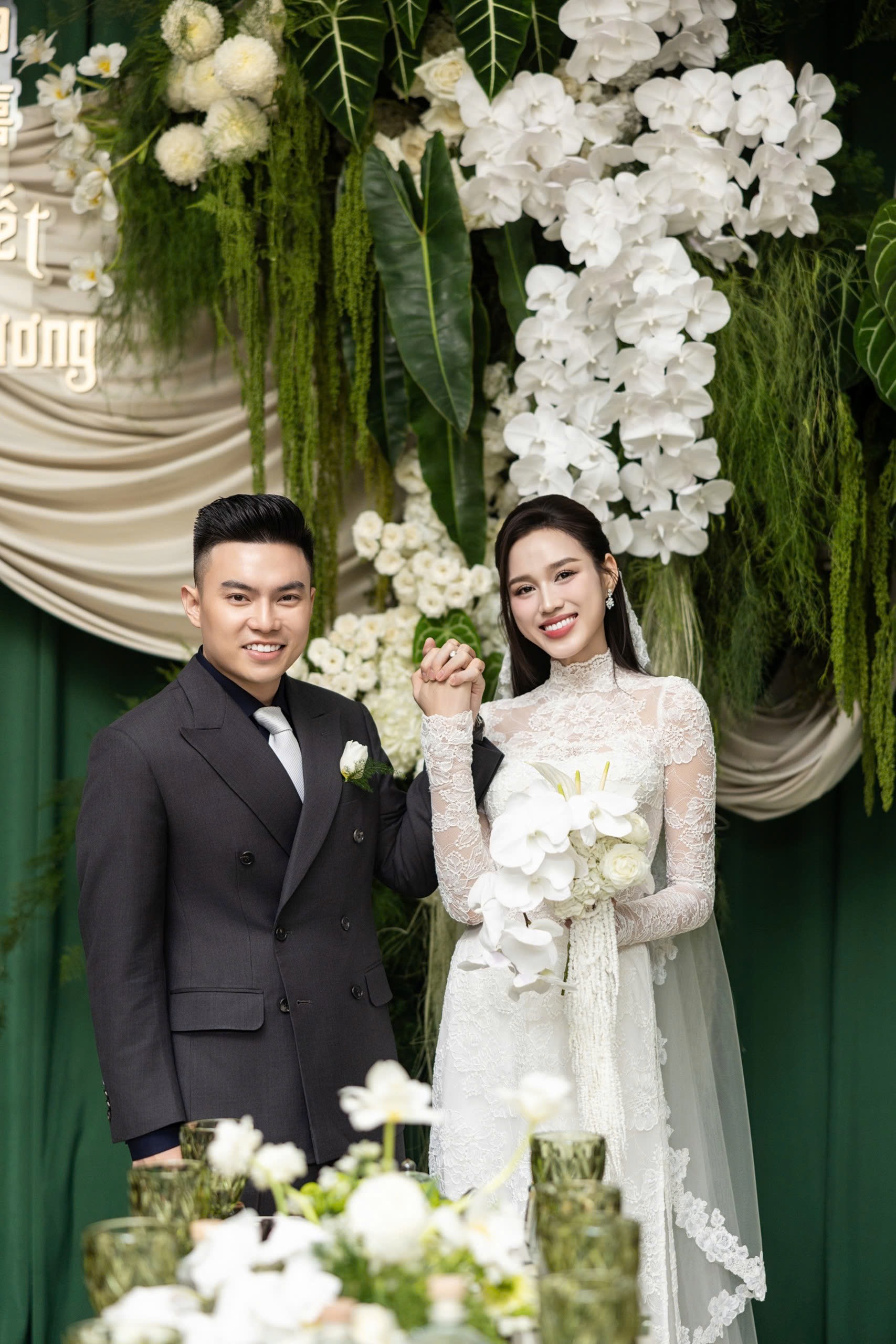 Hoa hậu Đỗ Thị Hà rạng rỡ trong lễ rước dâu - Ảnh 5.