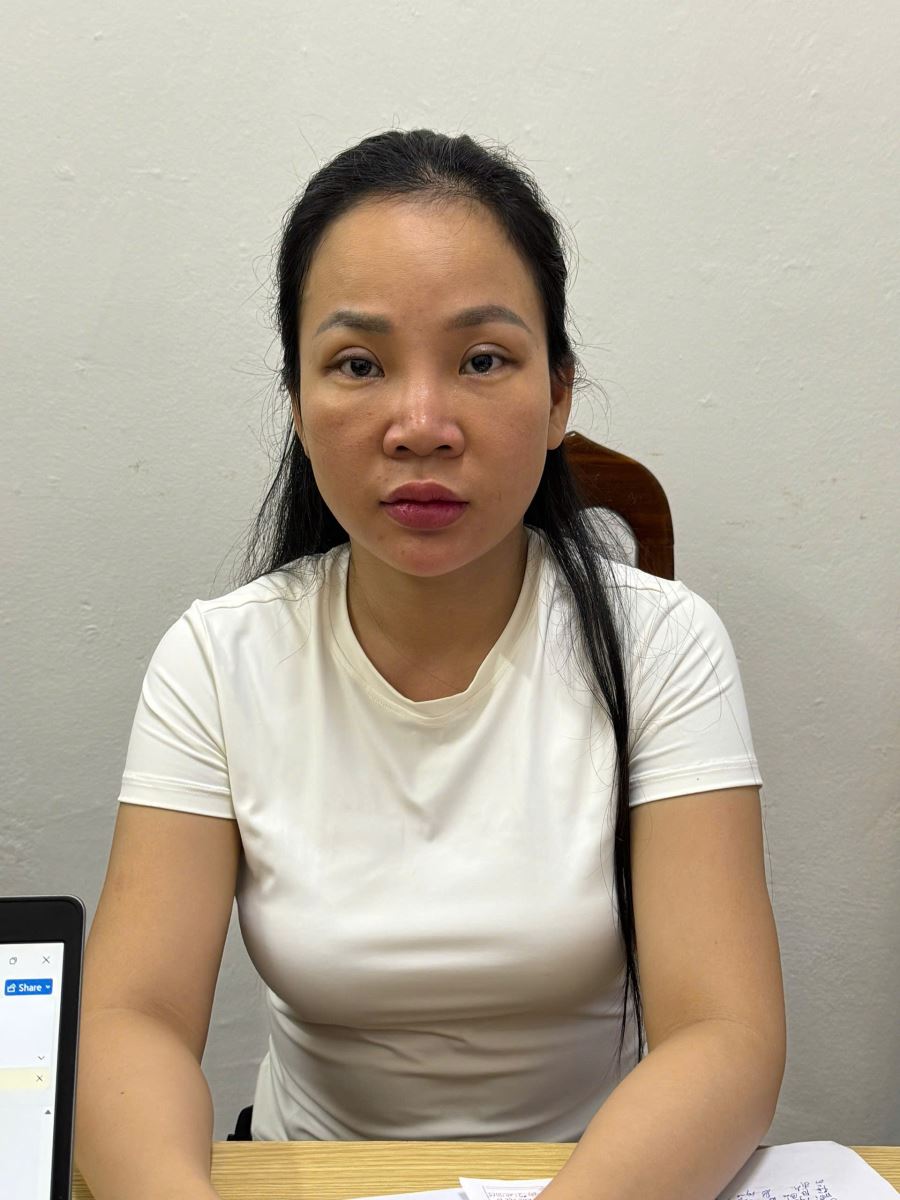 Khởi tố cô đồng "Nhung Đồng Xinh" - Ảnh 2. Khởi tố cô đồng "Nhung Đồng Xinh" - Ảnh 2.