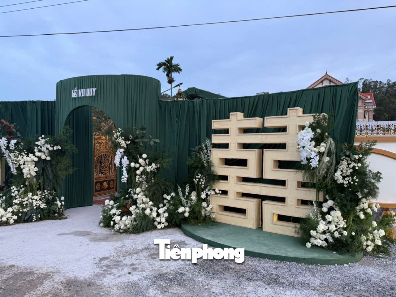 Chú rể Viết Vương phong độ, rước Đỗ Thị Hà về Quảng Trị - Ảnh 15. Chú rể Viết Vương phong độ, rước Đỗ Thị Hà về Quảng Trị - Ảnh 15.