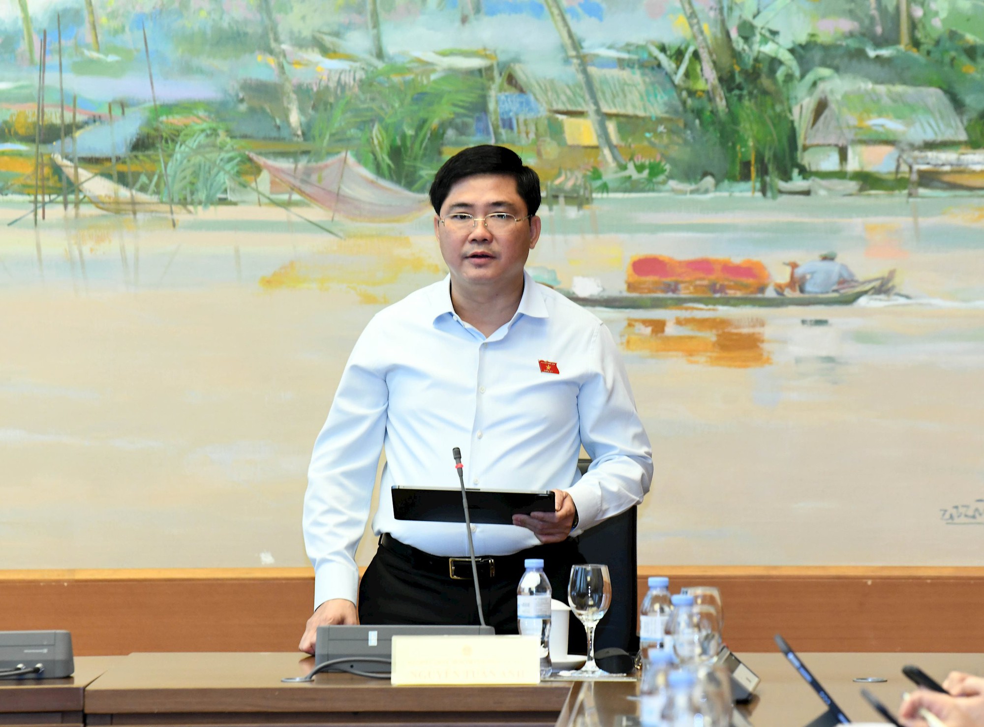 Đại biểu Quốc hội kiến nghị bỏ mô hình Đại học vùng, tinh gọn bộ máy, xoá cấp trung gian - Ảnh 2. Đại biểu Quốc hội kiến nghị bỏ mô hình Đại học vùng, tinh gọn bộ máy, xoá cấp trung gian - Ảnh 2.