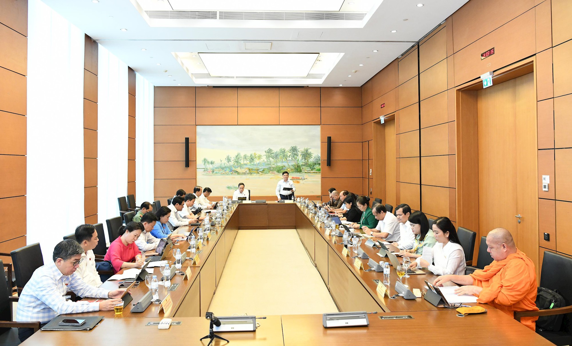 Đại biểu Quốc hội kiến nghị bỏ mô hình Đại học vùng, tinh gọn bộ máy, xoá cấp trung gian - Ảnh 1. Đại biểu Quốc hội kiến nghị bỏ mô hình Đại học vùng, tinh gọn bộ máy, xoá cấp trung gian - Ảnh 1.
