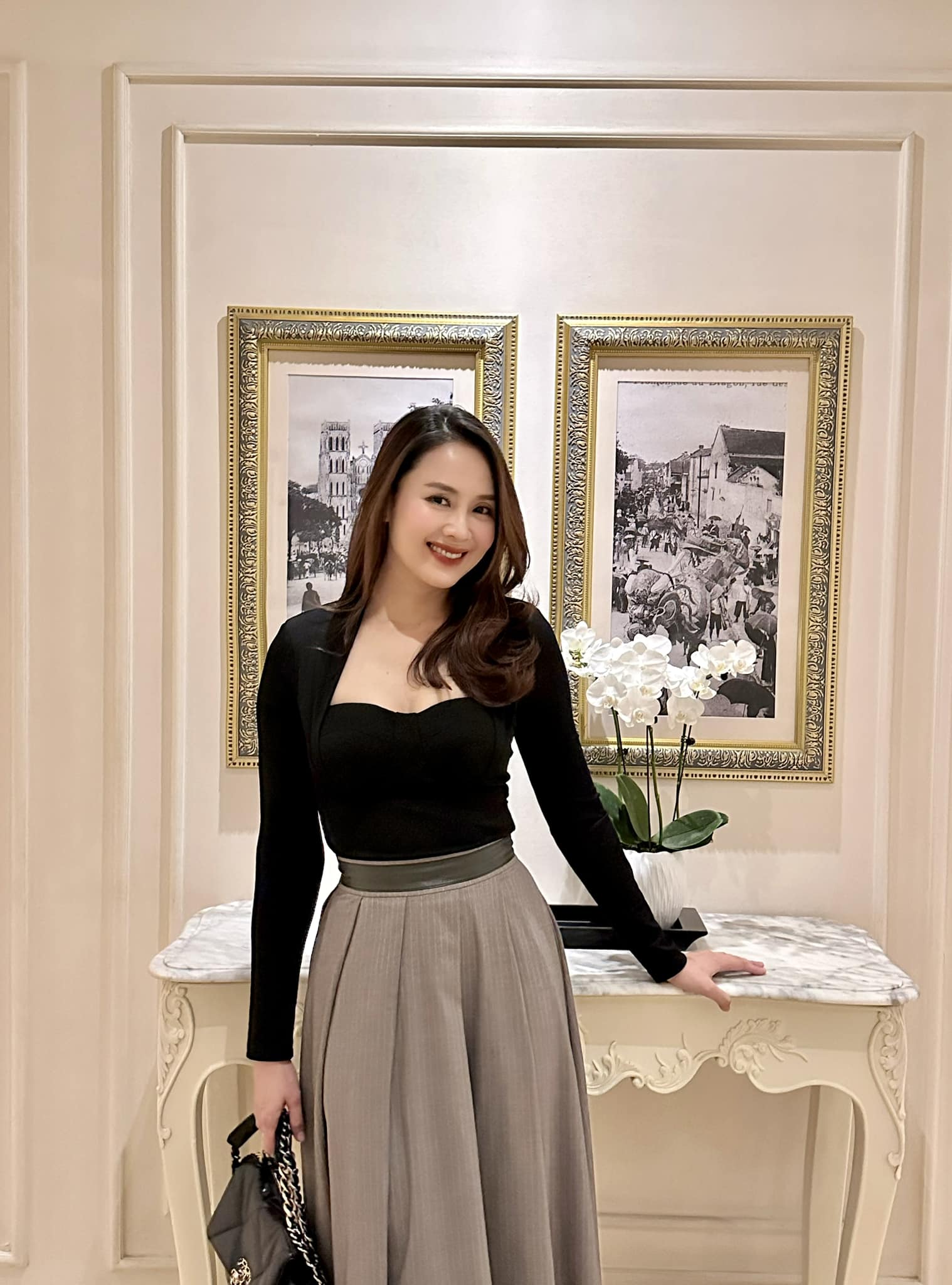 Mùa đông tới là lại phải học ngay mỹ nhân 42 tuổi này cách mặc đẹp: Style siêu trẻ trung, không bao giờ lỗi mốt - Ảnh 4. Mùa đông tới là lại phải học ngay mỹ nhân 42 tuổi này cách mặc đẹp: Style siêu trẻ trung, không bao giờ lỗi mốt - Ảnh 4.