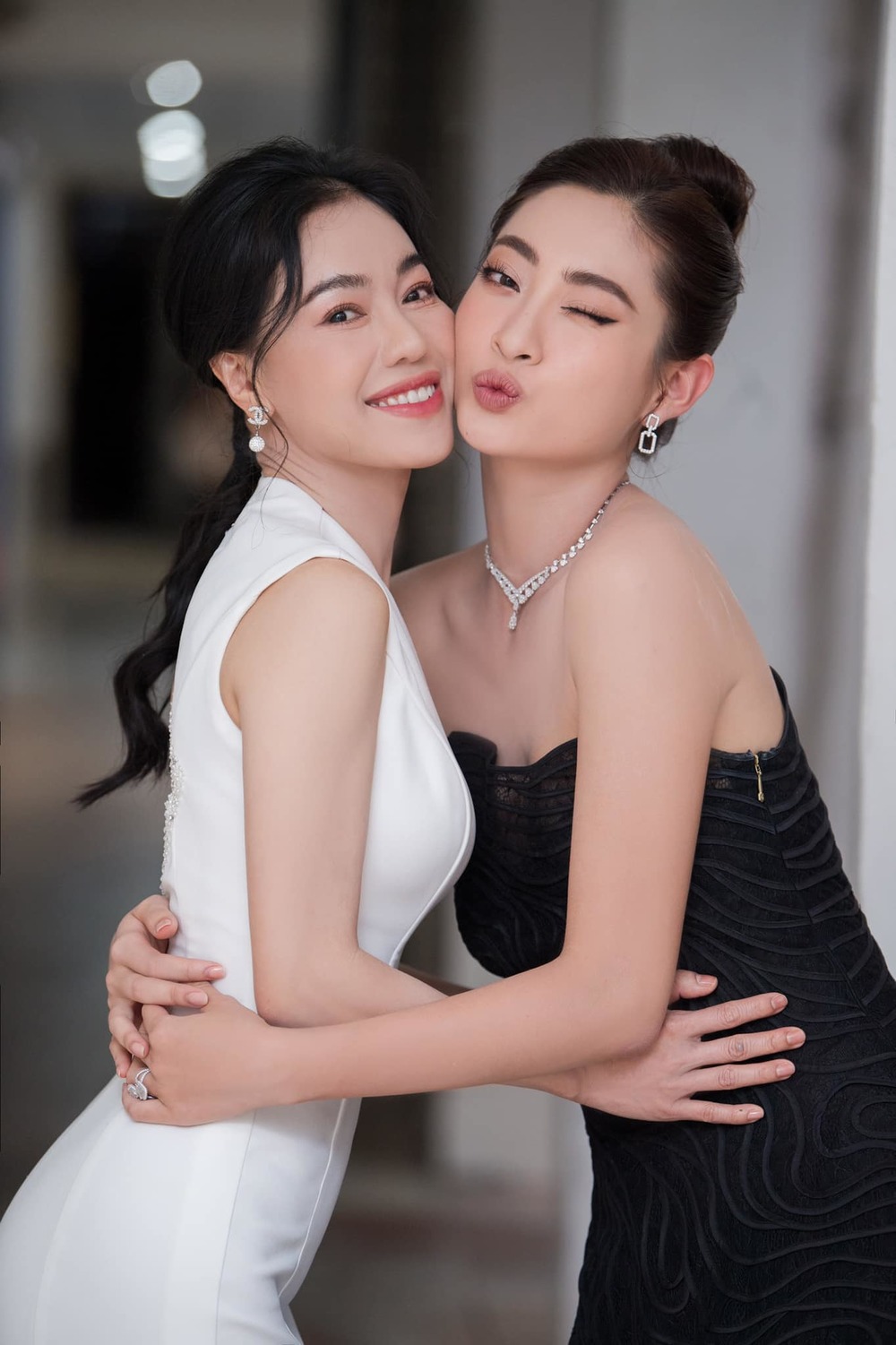 ba-trum-hoa-hau-pham-kim-dung-nhan-nhu-dieu-dac-biet-den-con-cung-luong-thuy-linh-1668847148-5-1761207507363-17612075074431873061223.jpg