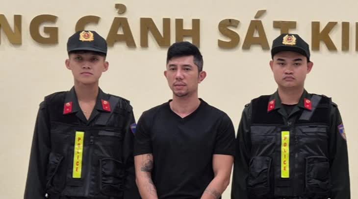 Ngân 98 bị khởi tố thêm tội sau khi Lương Bằng Quang bị bắt - Ảnh 2. Ngân 98 bị khởi tố thêm tội sau khi Lương Bằng Quang bị bắt - Ảnh 2.