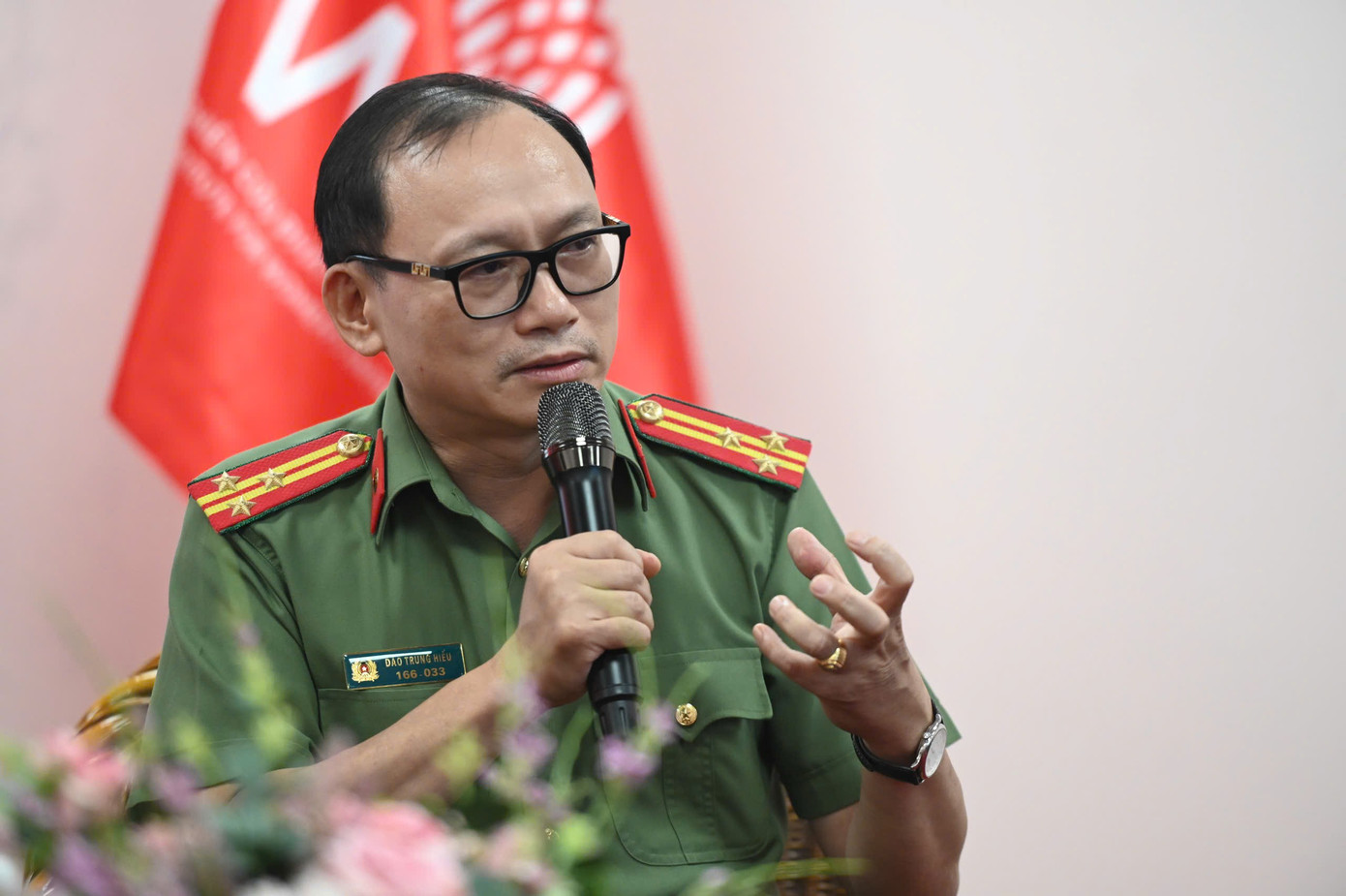 Từ đòn roi trong nhà đến ‘bạo lực biểu diễn’ trên TikTok: Trẻ em đang bị tổn thương ở mọi nơi - Ảnh 4.