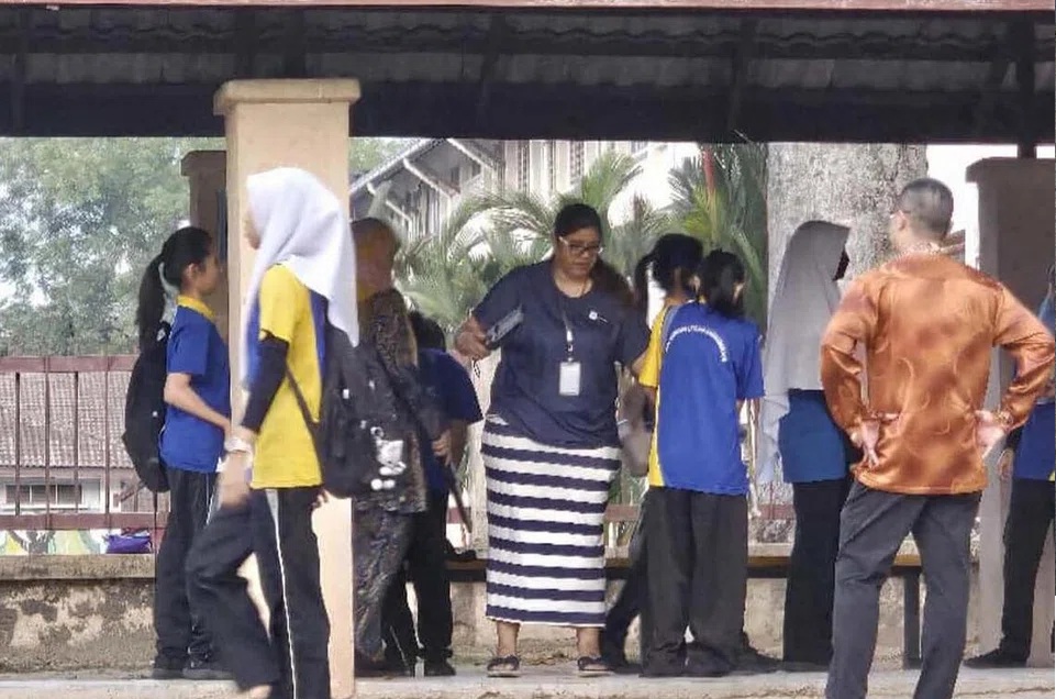 Chấn động Malaysia: Nam sinh sát hại bạn học nữ với 200 nhát dao - Ảnh 1. Thiếu niên Malaysia 14 tuổi giết bạn học nữ bằng nhiều nhát dao - Ảnh 1.