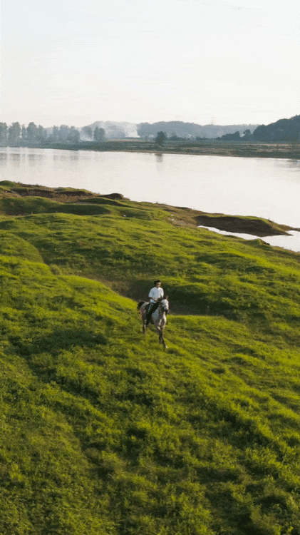 0e28539966e24771a6fb5bfe0e8198d8tplv-tt-origin-webgif-17613237494871575759418.gif