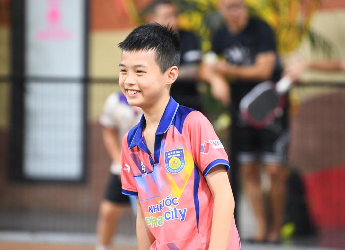 Gặp sao nhí Pickleball 10 tuổi vô địch giải U12, đánh ngang ngửa với người lớn trình 3.0- Ảnh 4. Gặp sao nhí Pickleball 10 tuổi vô địch giải U12, đánh ngang ngửa với người lớn trình 3.0- Ảnh 4.