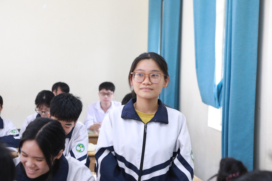 Nam sinh vượt lên nghịch cảnh giành giải Nhất thành phố môn Toán - Ảnh 4. Nam sinh vượt lên nghịch cảnh giành giải Nhất thành phố môn Toán - Ảnh 4.