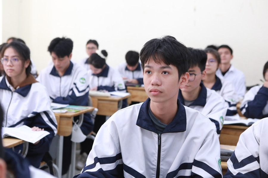 Nam sinh vượt lên nghịch cảnh giành giải Nhất thành phố môn Toán - Ảnh 1. Nam sinh vượt lên nghịch cảnh giành giải Nhất thành phố môn Toán - Ảnh 1.