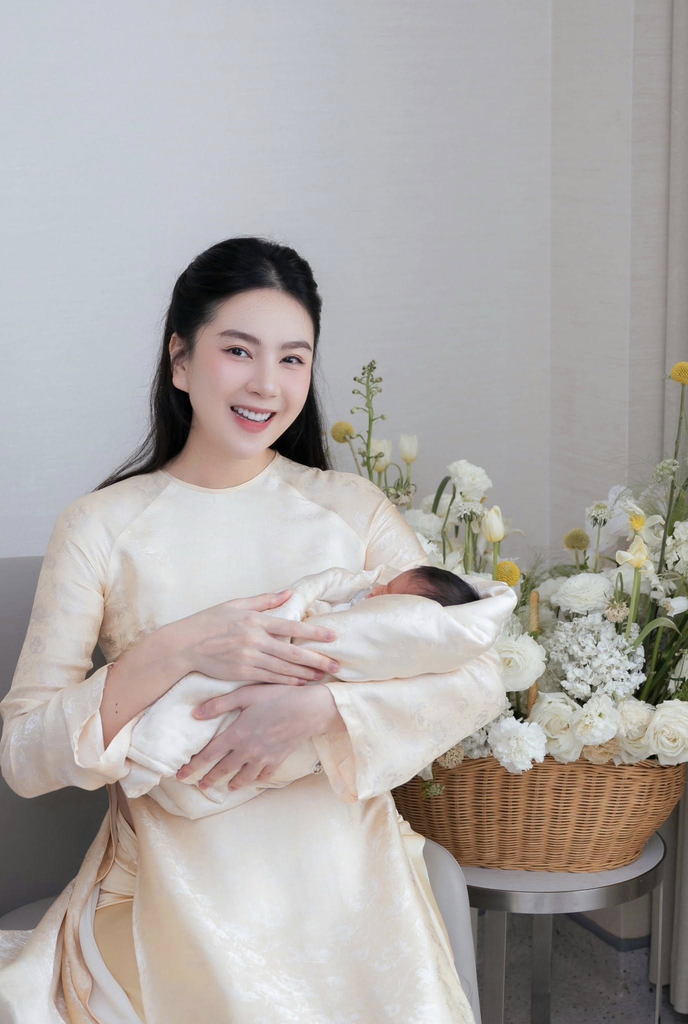 Cuộc sống của nữ “MC xinh đẹp nhất VTV” với chồng 2 trong lâu đài nghìn m2 ở Bắc Ninh - Ảnh 6.