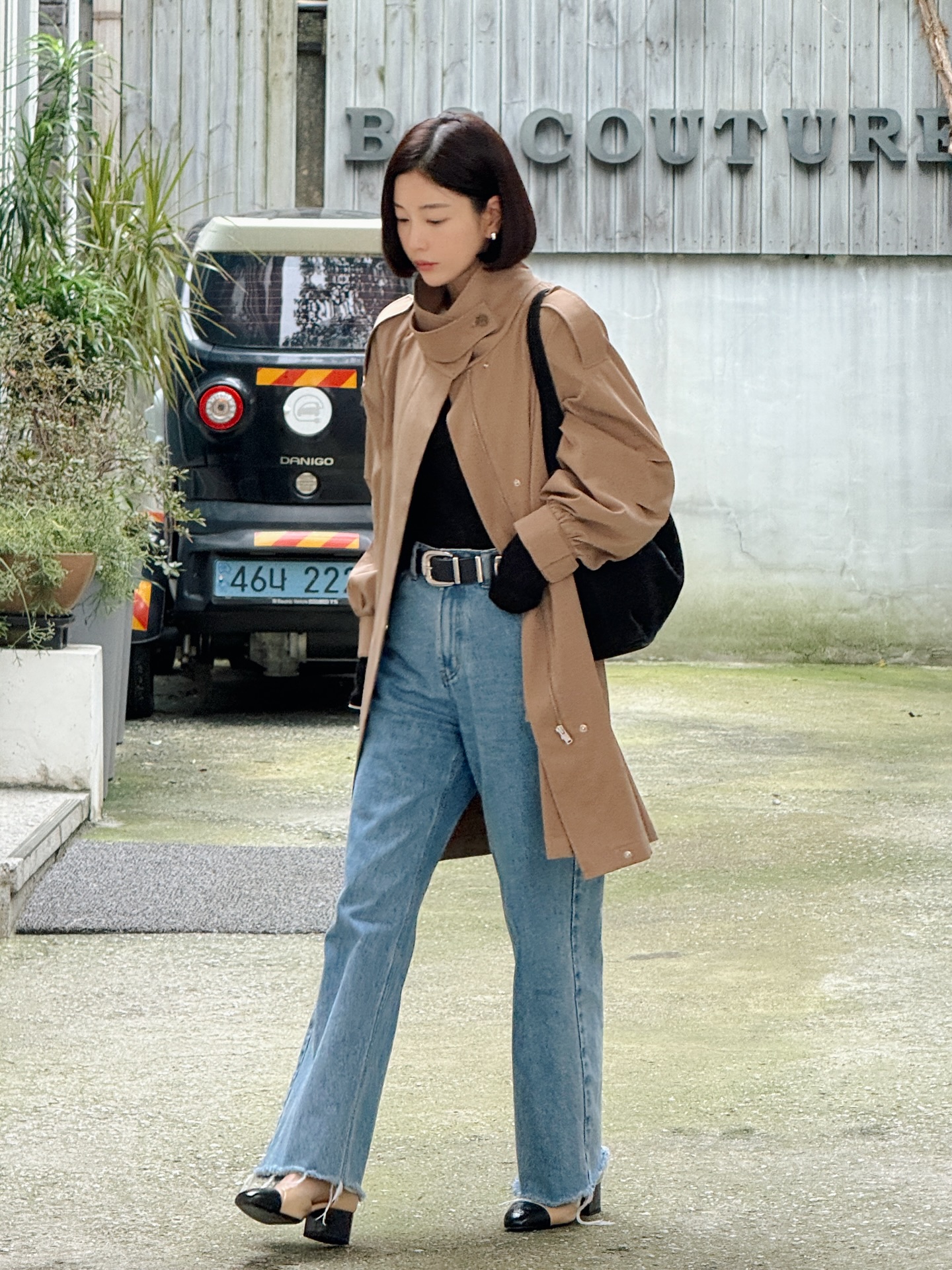 Tìm ra mẫu quần jeans hoàn hảo nhất cho phụ nữ trên 40 tuổi: Mặc lên gọn dáng, chuẩn thanh lịch - Ảnh 2. Tìm ra mẫu quần jeans hoàn hảo nhất cho phụ nữ trên 40 tuổi: Mặc lên gọn dáng, chuẩn thanh lịch - Ảnh 2.