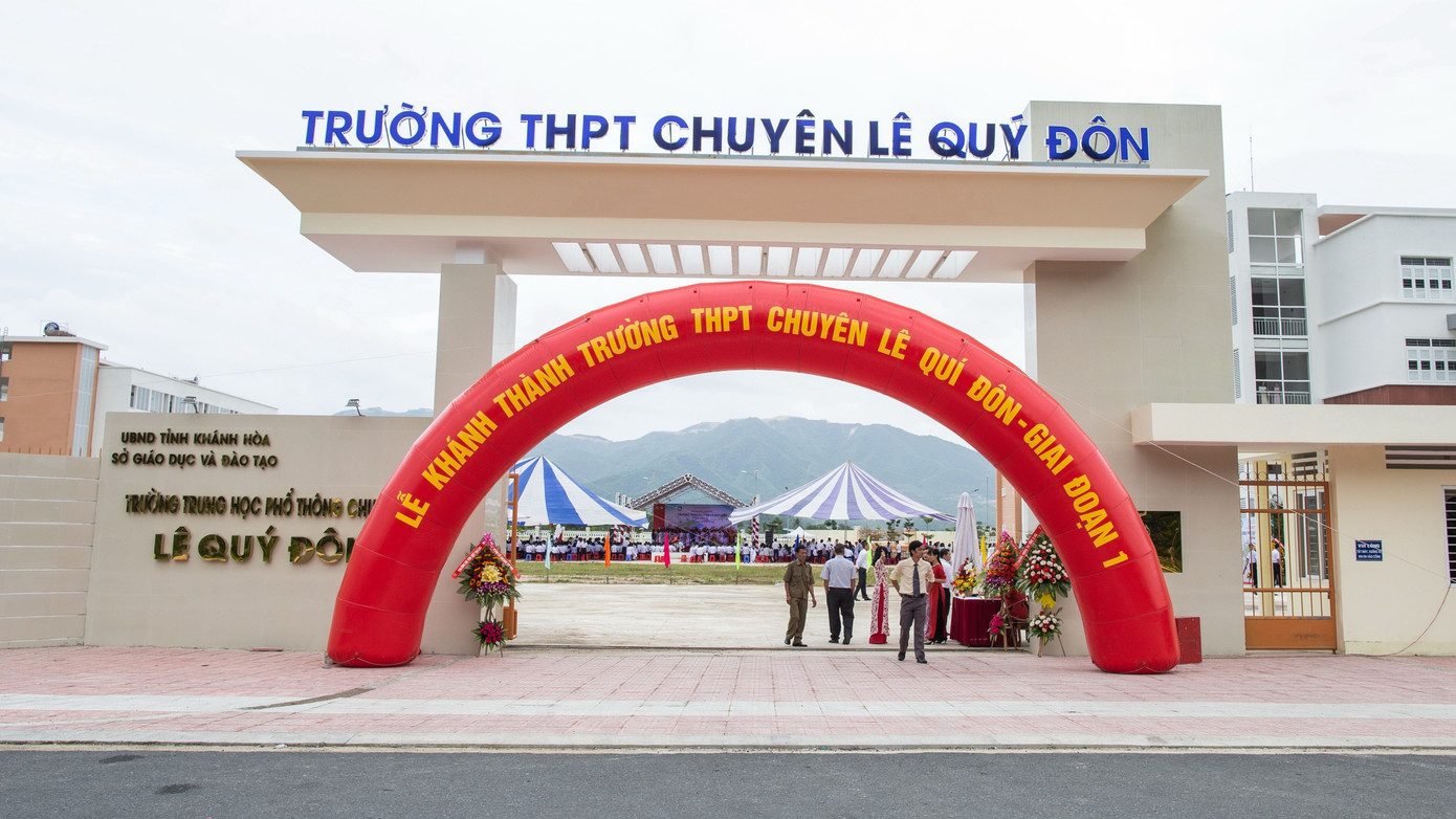 Ngôi trường miền biển 6 năm có 2 học sinh vào Chung kết Olympia, rộng tới 45.000m2, học thì giỏi mà chơi cũng hết mình - Ảnh 3. Ngôi trường miền biển 6 năm có 2 học sinh vào Chung kết Olympia, rộng tới 45.000m2, học thì giỏi mà chơi cũng hết mình - Ảnh 3.