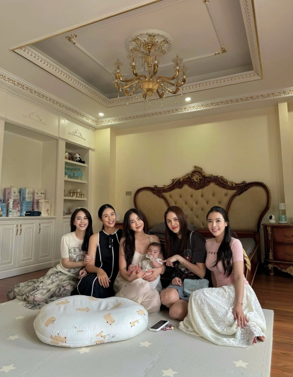 Cuộc sống của nữ “MC xinh đẹp nhất VTV” với chồng 2 trong lâu đài nghìn m2 ở Bắc Ninh - Ảnh 12.