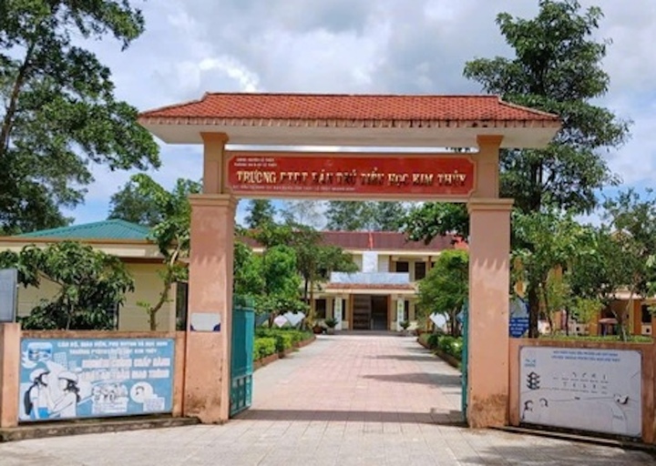 Vụ 40 học sinh nhập viện sau bữa ăn bán trú ở trường: Lập đoàn kiểm tra - Ảnh 1. Vụ 40 học sinh nhập viện sau bữa ăn bán trú ở trường: Lập đoàn kiểm tra - Ảnh 1.