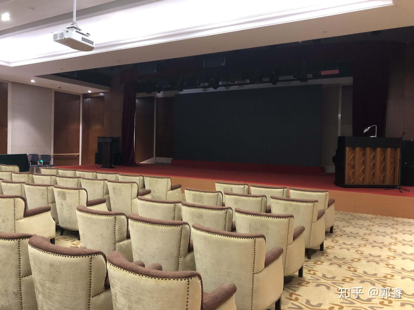 Bên trong viện dưỡng lão xa xỉ bậc nhất của một "ông lớn" - Ảnh 12. Bên trong viện dưỡng lão xa xỉ bậc nhất của một "ông lớn" - Ảnh 12.