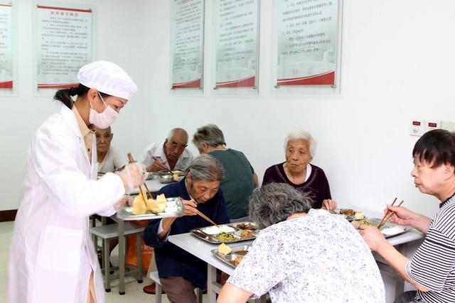 Ở tuổi 75 nghỉ hưu, tôi có tiền, có nhà nhưng lại thấy chẳng có gì trong số đó hữu ích cả: Tuổi già của tôi sao mà khó khăn quá!- Ảnh 6. Ở tuổi 75 nghỉ hưu, tôi có tiền, có nhà nhưng lại thấy chẳng có gì trong số đó hữu ích cả: Tuổi già của tôi sao mà khó khăn quá!- Ảnh 6.