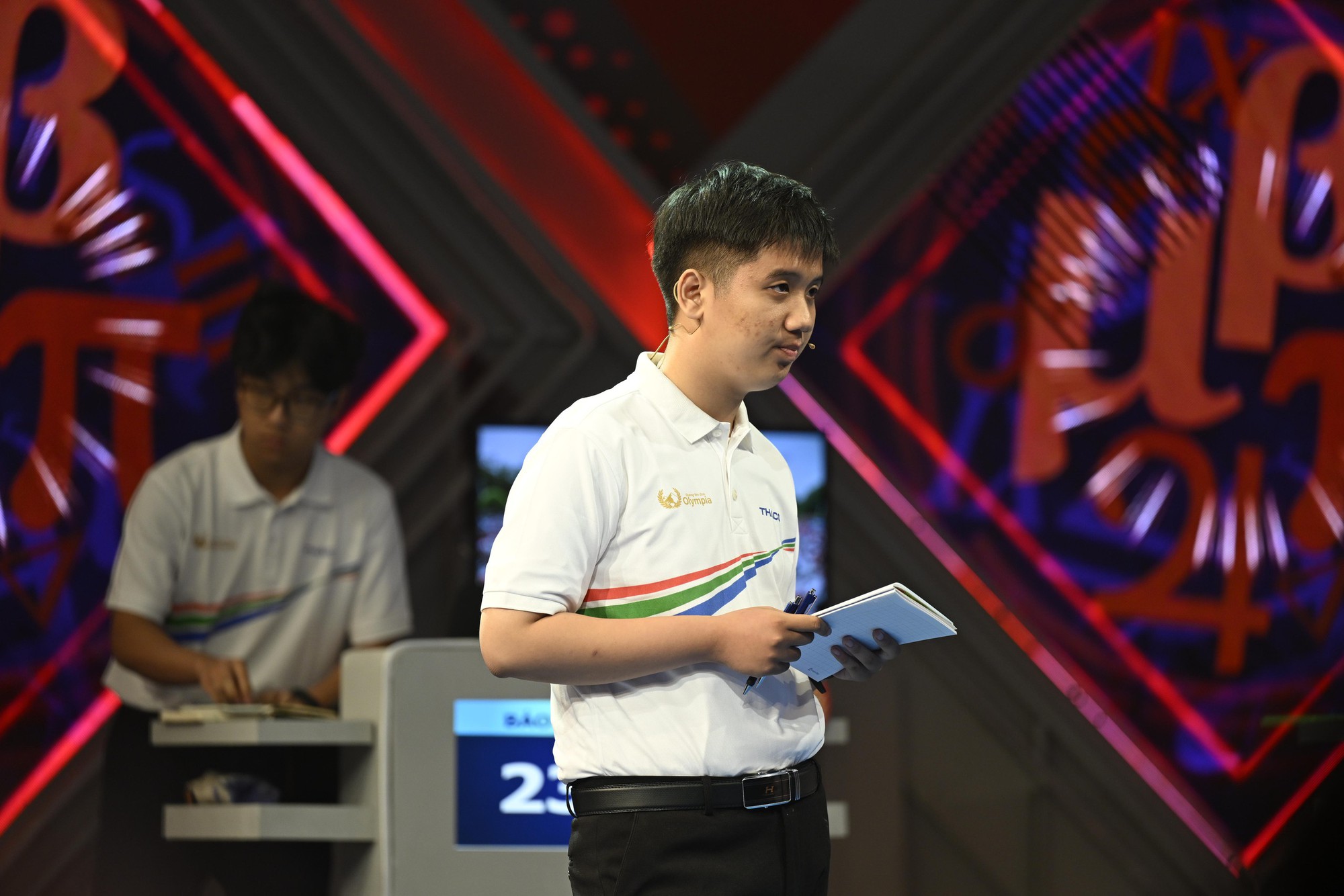 Bảo Khánh - "nhà leo núi" đến từ Hà Nội vô địch Olympia 2025!- Ảnh 12. Bảo Khánh - "nhà leo núi" đến từ Hà Nội vô địch Olympia 2025!- Ảnh 12.