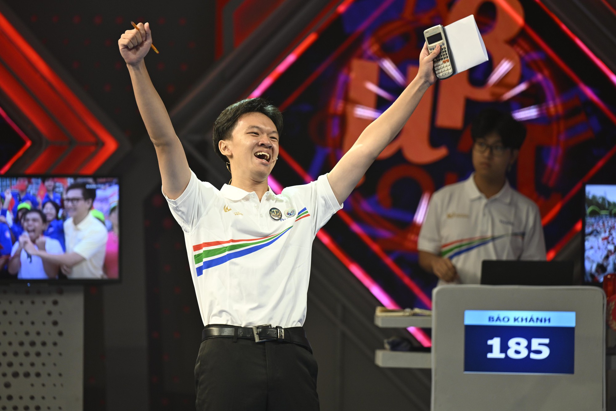 Bảo Khánh - "nhà leo núi" đến từ Hà Nội vô địch Olympia 2025!- Ảnh 4. Bảo Khánh - "nhà leo núi" đến từ Hà Nội vô địch Olympia 2025!- Ảnh 4.