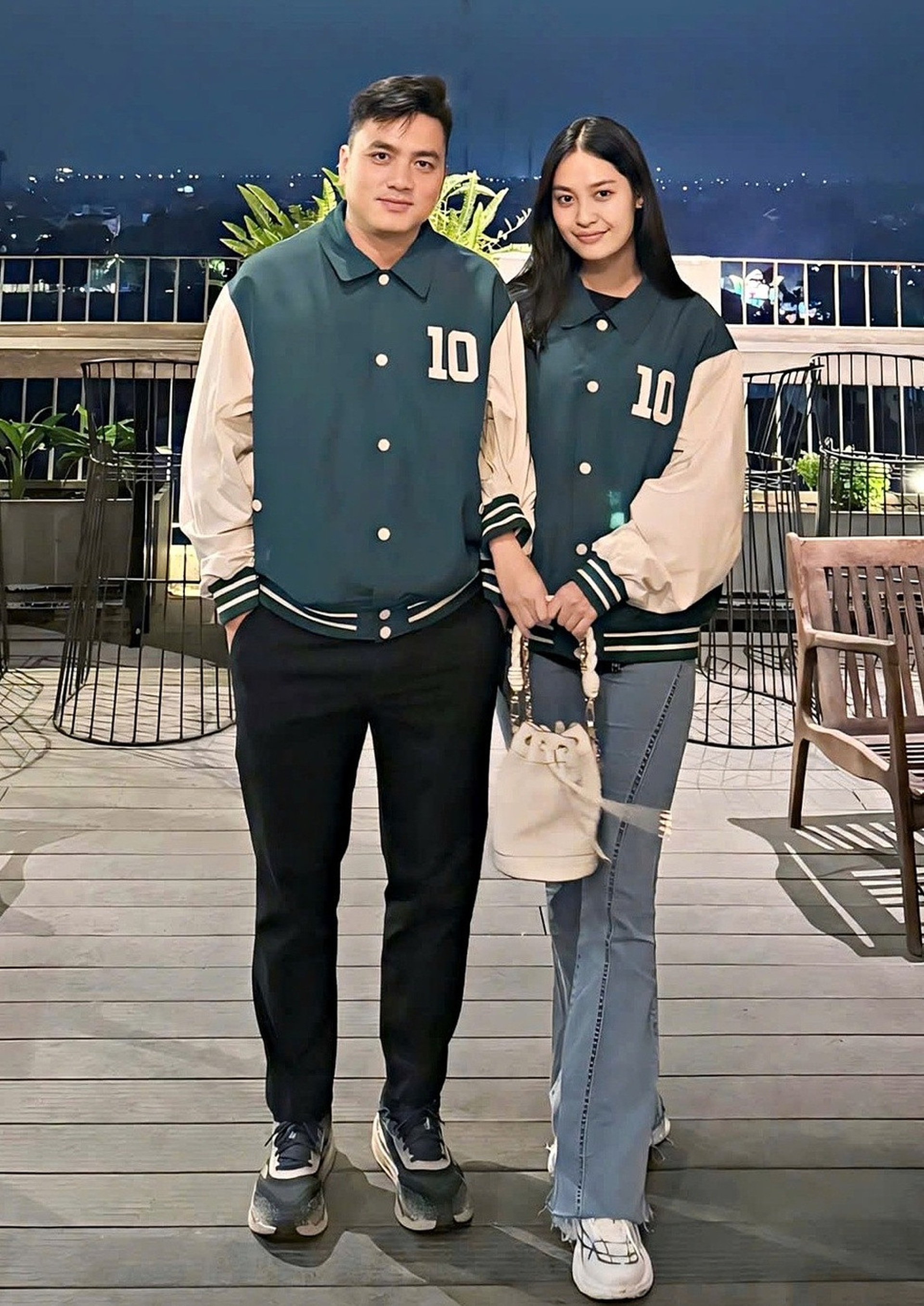 hoa-hau-nong-thuy-hang-nhan-sac-tuoi-26-ket-hon-doanh-nhan-hon-8-tuoi-1752081077289-1761410315393-1761410315590863113350-1761483415007-1761483420194943682268.jpg