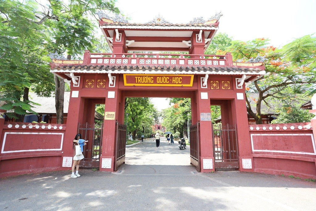 Học sinh Quốc học Huế nối dài kỷ lục vào chung kết năm Đường lên đỉnh Olympia - Ảnh 1. Học sinh Quốc học Huế nối dài kỷ lục vào chung kết năm Đường lên đỉnh Olympia - Ảnh 1.