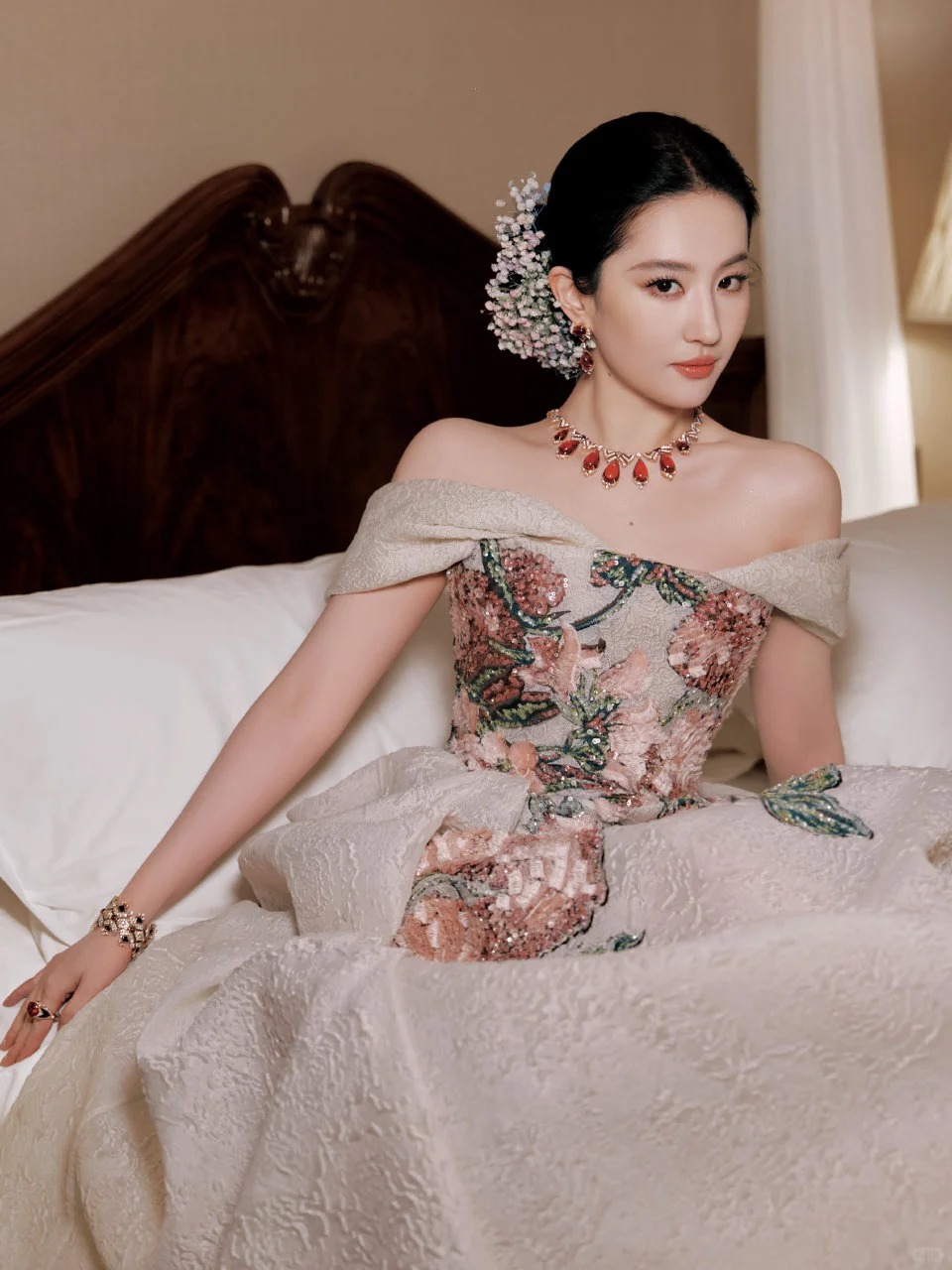 vogue7-1761500754997647947702.jpg