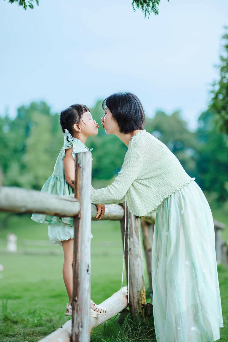 Cha mẹ đừng nhầm lẫn giữa ngoan ngoãn và cam chịu: Đằng sau “đứa trẻ dễ bảo” có thể là một tâm hồn đang tổn thương - Ảnh 2. Cha mẹ đừng nhầm lẫn giữa ngoan ngoãn và cam chịu: Đằng sau “đứa trẻ dễ bảo” có thể là một tâm hồn đang tổn thương - Ảnh 2.