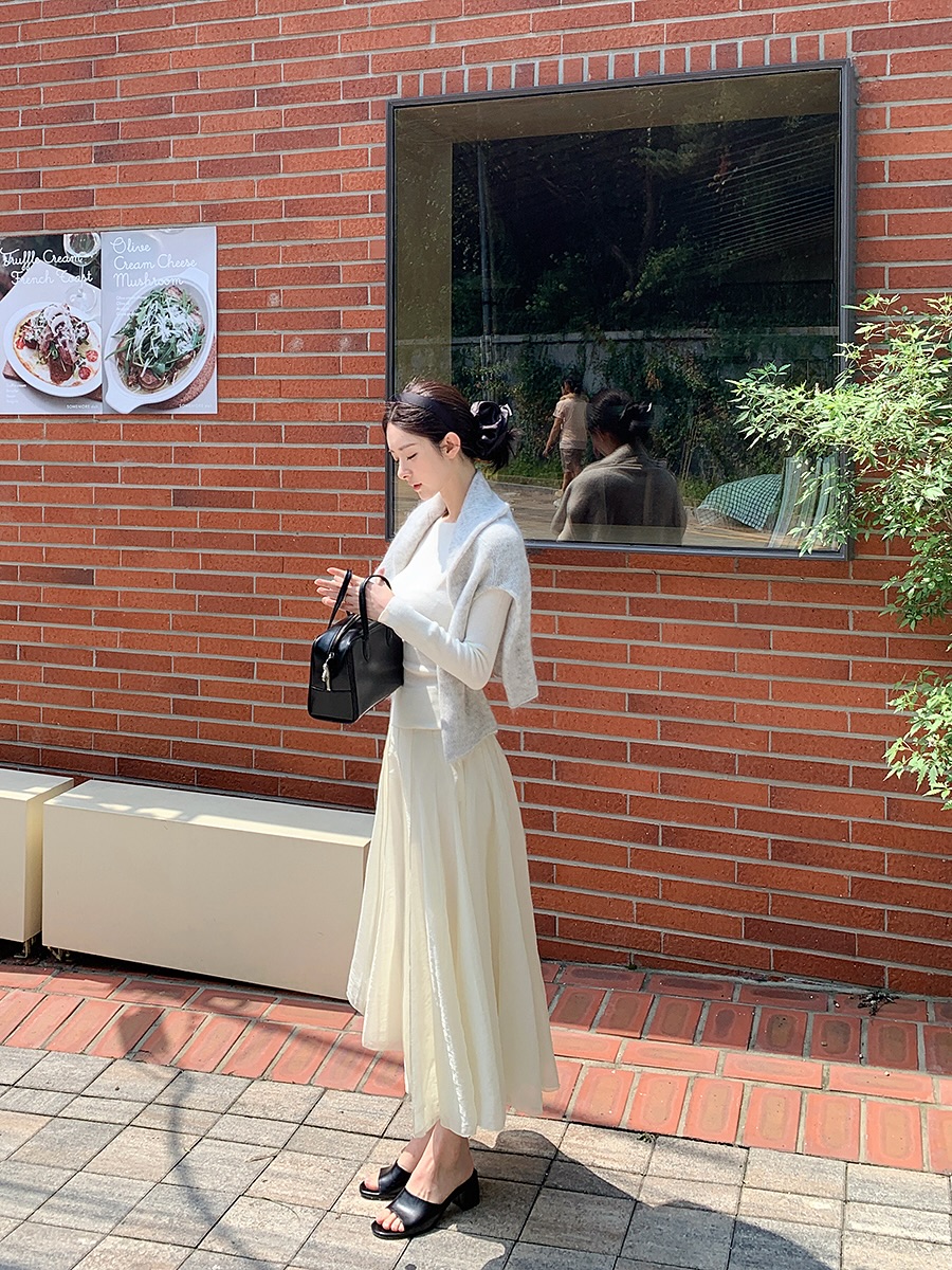 10 set váy đẹp mê mẩn cho mùa se lạnh - Ảnh 8. 10 set váy đẹp mê mẩn cho mùa se lạnh - Ảnh 8.