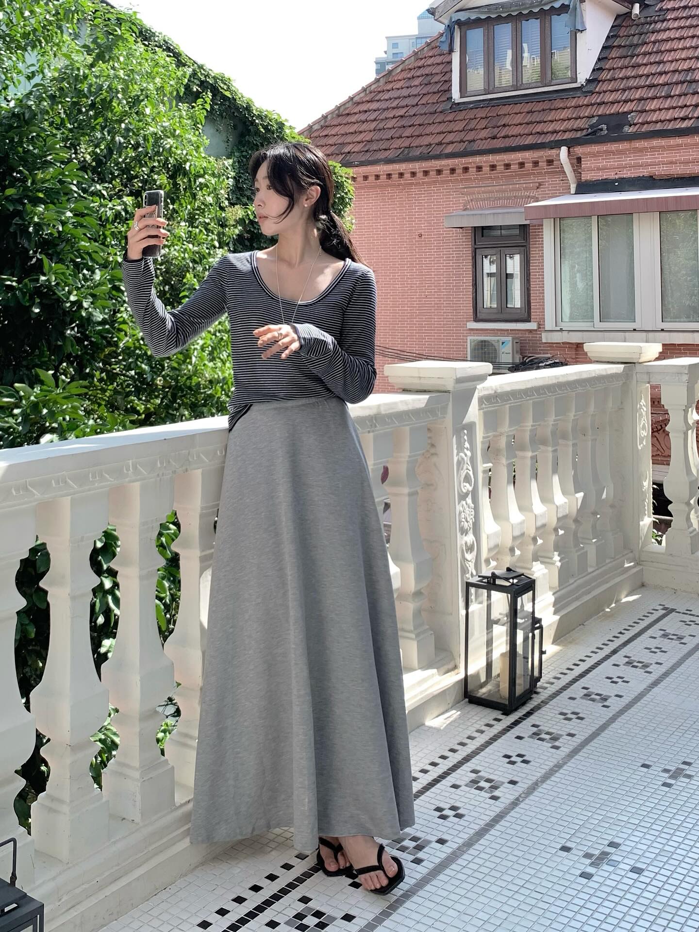 10 set váy đẹp mê mẩn cho mùa se lạnh - Ảnh 7. 10 set váy đẹp mê mẩn cho mùa se lạnh - Ảnh 7.