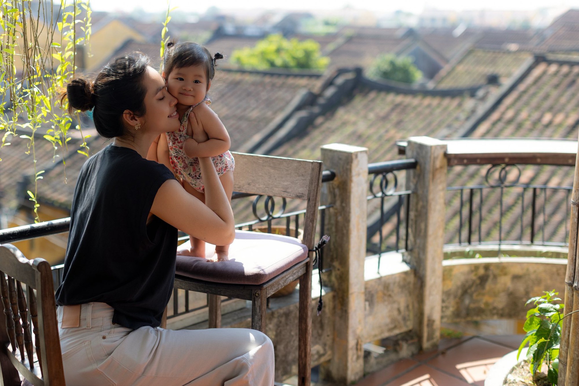 Á hậu Hoàng My: Điều khiến người phụ nữ trở nên trọn vẹn nhất chính là sự hiện diện của một đứa trẻ- Ảnh 2. Á hậu Hoàng My: Điều khiến người phụ nữ trở nên trọn vẹn nhất chính là sự hiện diện của một đứa trẻ- Ảnh 2.