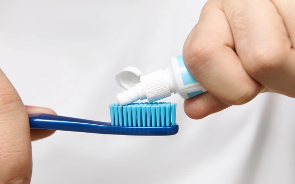 B&eacute; g&aacute;i 9 tuổi đột ngột tử vong sau khi ăn kem - Ảnh 2.
