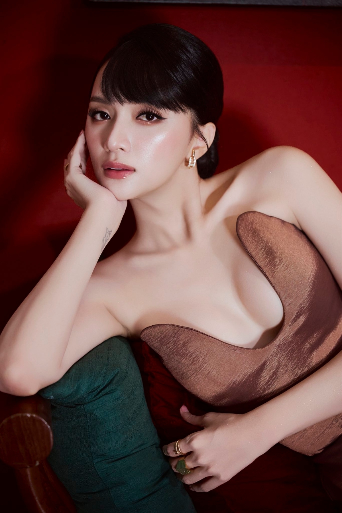 hoa-hau-chuyen-gioi-huong-giang-thi-miss-universe-2025-56-1758789334-17614941288041937775116-1761534665605-17615346662901888174296-1761542557010-176154255719919997901.jpg