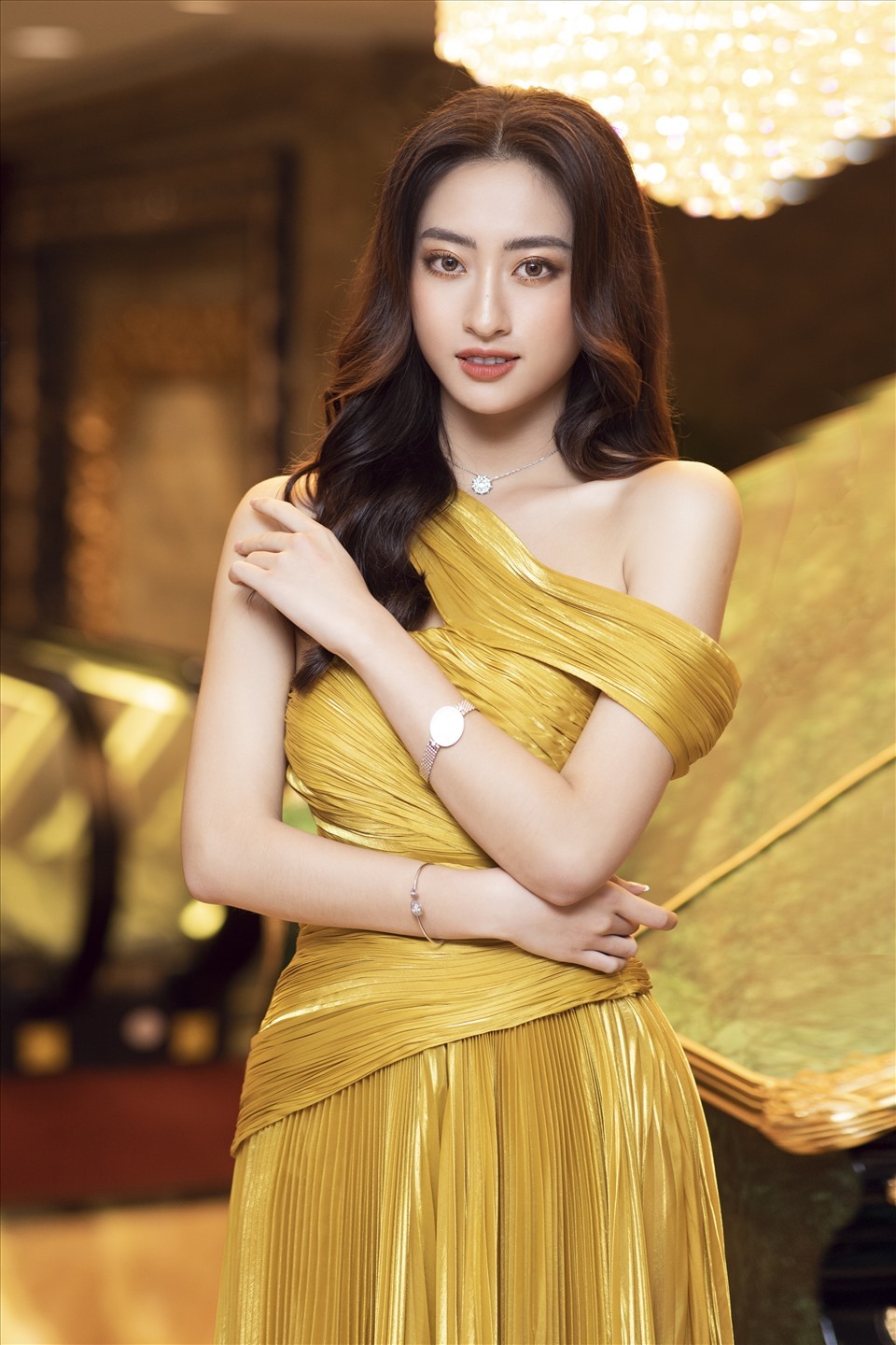 luong-thuy-linh-13-17614543346751618519847-1761549040124-17615490406791285736894.jpg