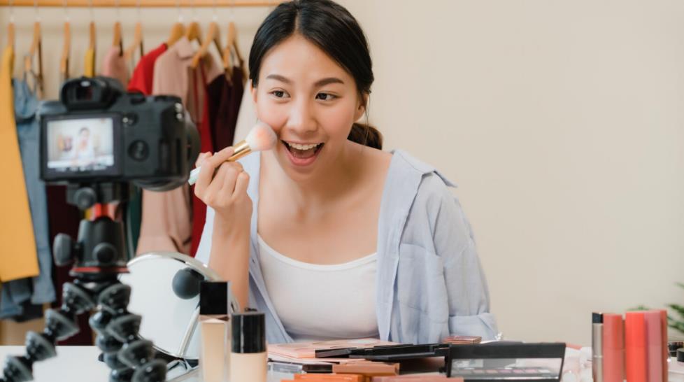 Chấn động: H&agrave;ng triệu sản phẩm thương hiệu quốc tế vừa đổ bộ Lazada. Mua trực tiếp kh&ocirc;ng qua trung gian, freeship, đổi trả t&ugrave;y &yacute;- Ảnh 1.