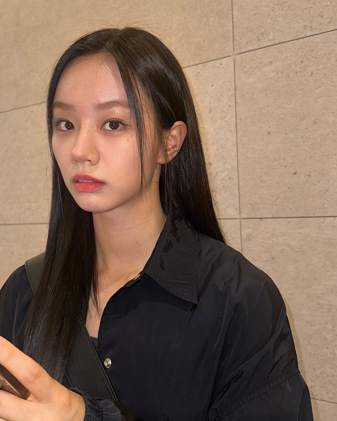 Nữ chính Mưa Đỏ bỗng thành  Nữ chính Mưa Đỏ bỗng thành