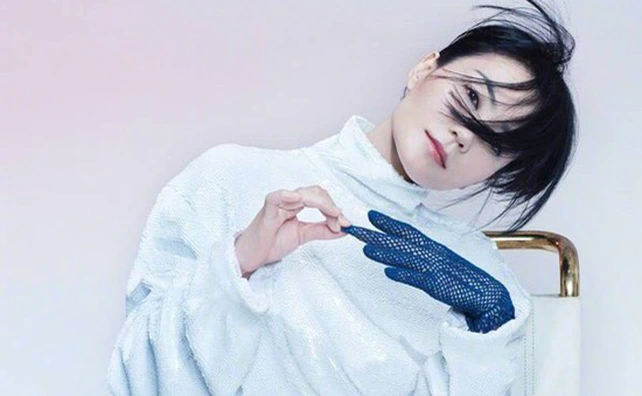 Đừng mài xương hay tiêm botox! 6 mỹ nhân này đang chứng minh cho bạn thấy khuôn mặt vuông sẽ quyến rũ hơn, lại còn trẻ cực lâu! - Ảnh 3. Đừng mài xương hay tiêm botox! 6 mỹ nhân này đang chứng minh cho bạn thấy khuôn mặt vuông sẽ quyến rũ hơn, lại còn trẻ cực lâu! - Ảnh 3.