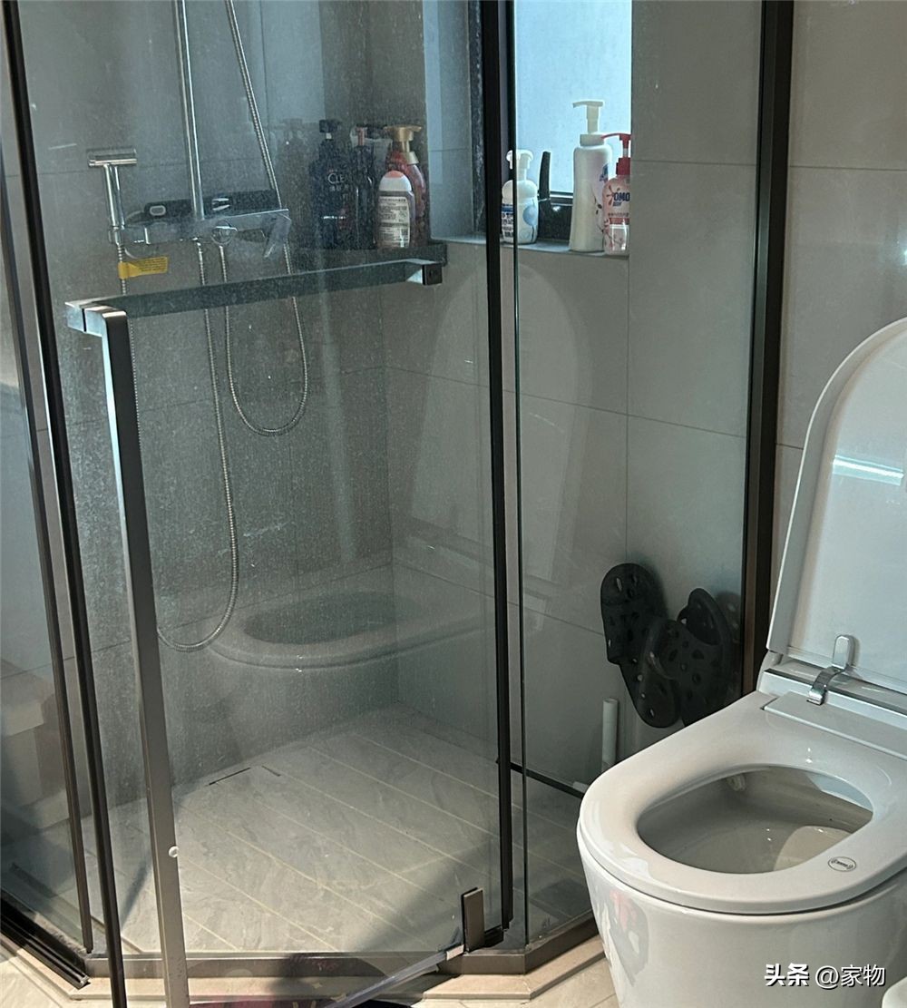 Một năm sau khi dọn nhà mới, tôi vô cùng hối hận vì đã chọn 7 món đồ phòng tắm vô dụng này! - Ảnh 3. Một năm sau khi dọn nhà mới, tôi vô cùng hối hận vì đã chọn 7 món đồ phòng tắm vô dụng này! - Ảnh 3.