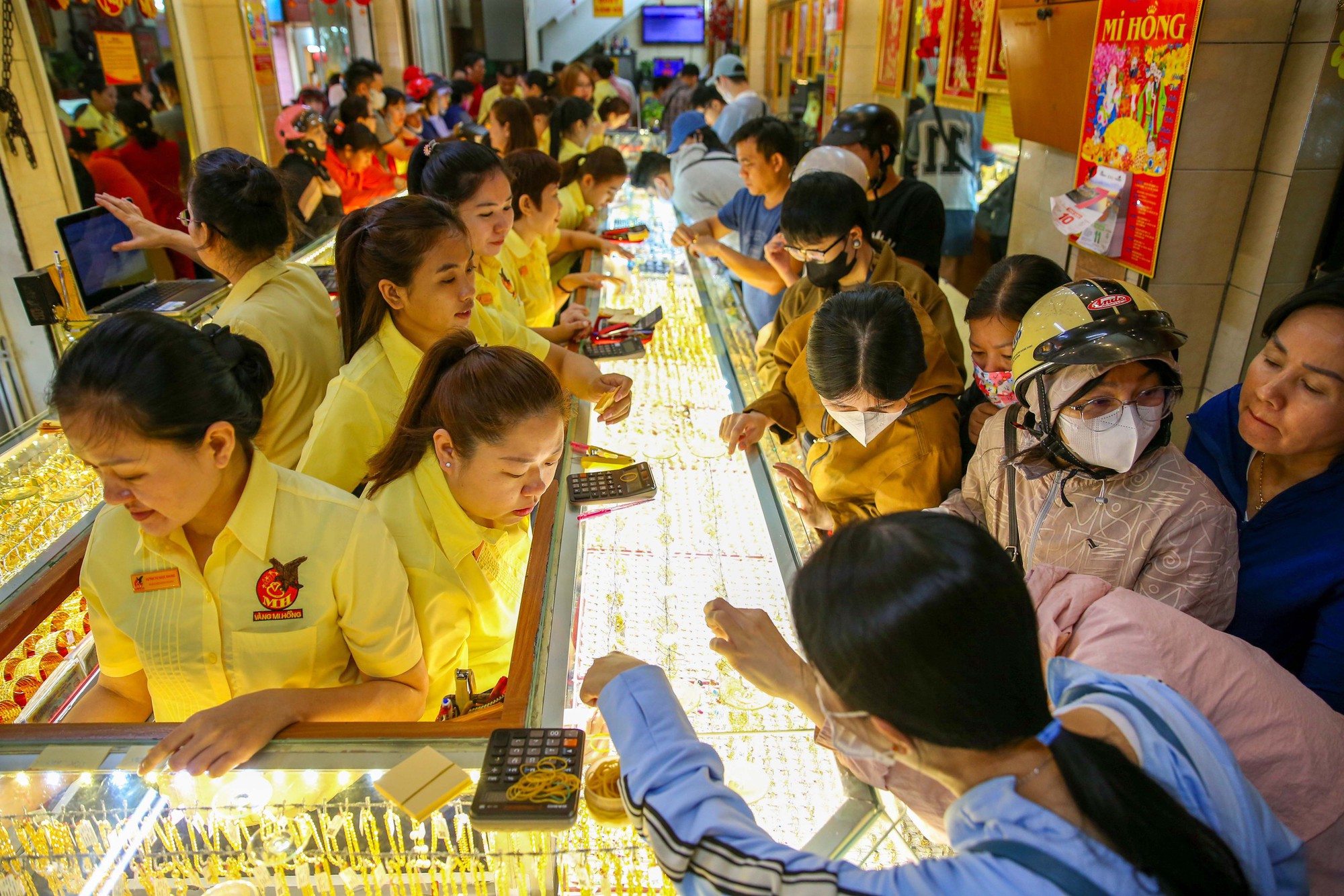 Những quy định có hiệu lực từ tháng 11-2025 - Ảnh 1. Những quy định có hiệu lực từ tháng 11-2025 - Ảnh 1.