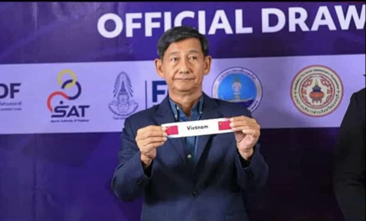 LĐBĐ Thái Lan dùng sai quốc kỳ Việt Nam, Madam Pang gửi thư xin lỗi VFF - Ảnh 1. LĐBĐ Thái Lan dùng sai quốc kỳ Việt Nam, Madam Pang gửi thư xin lỗi VFF - Ảnh 1.