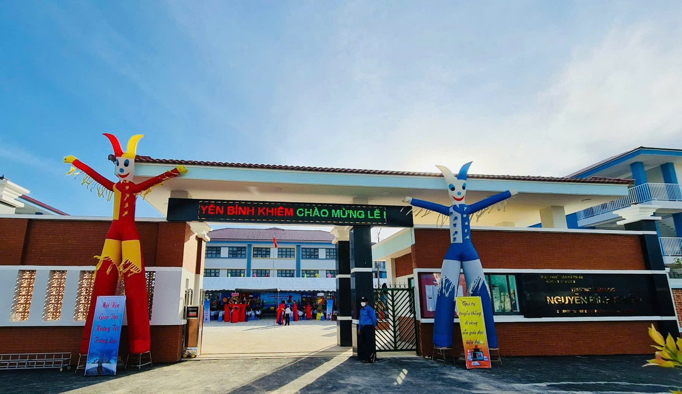 Bị phụ huynh phản &aacute;nh, nhiều trường học dừng hợp đồng với đơn vị cung cấp suất ăn - Ảnh 1.