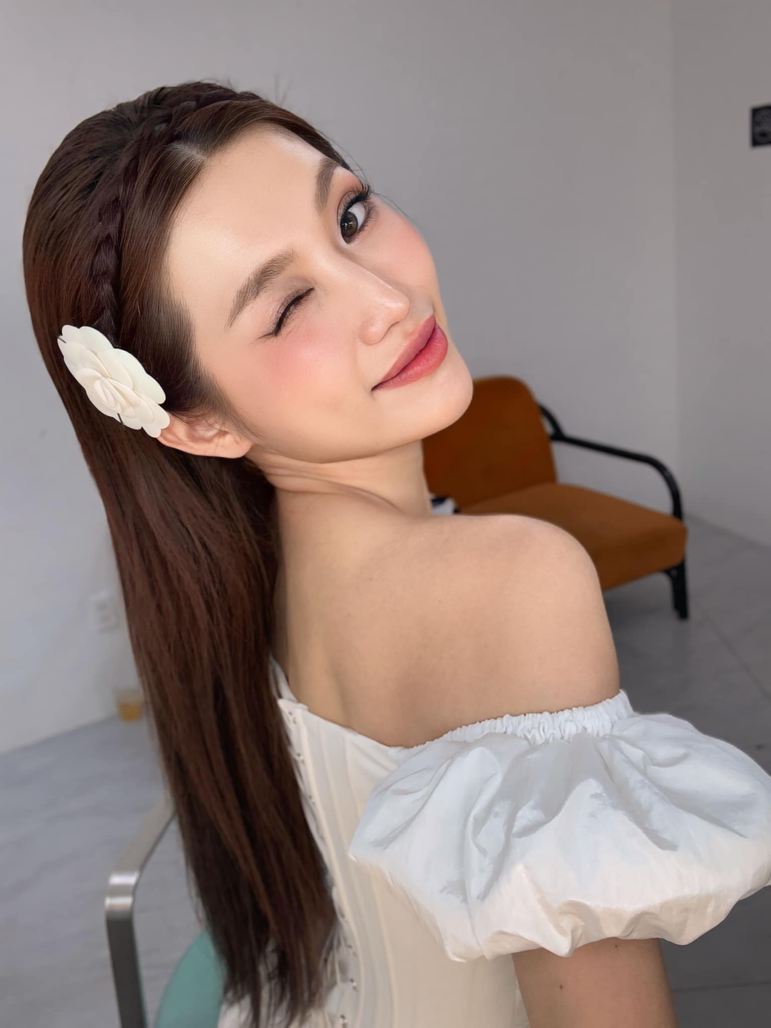 &Aacute; hậu Quỳnh Ch&acirc;u da săn chắc, ẩm mịn v&agrave; hồng h&agrave;o nhờ chăm uống 1 loại nước nhỏ xinh: Xương khớp cũng cần để dẻo dai v&agrave; khỏe mạnh- Ảnh 5.