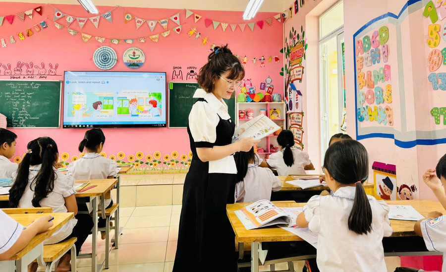 Tiếng Anh sẽ trở thành môn học bắt buộc từ lớp 1 - Ảnh 2. Tiếng Anh sẽ trở thành môn học bắt buộc từ lớp 1 - Ảnh 2.