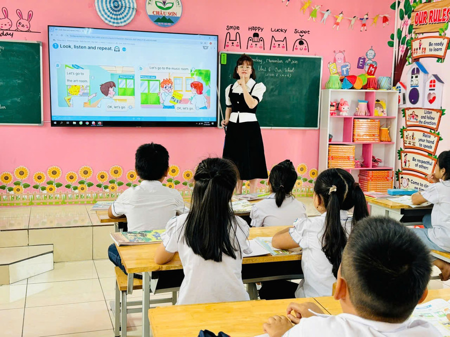 Tiếng Anh sẽ trở thành môn học bắt buộc từ lớp 1 - Ảnh 1. Tiếng Anh sẽ trở thành môn học bắt buộc từ lớp 1 - Ảnh 1.