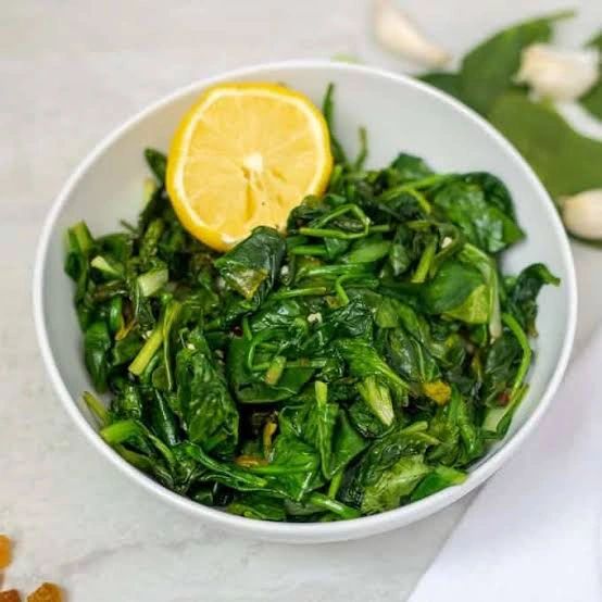 Tại sao ăn món rau bina nên thêm vài lát chanh để có tất cả: Một món ăn ngon và siêu dinh dưỡng?- Ảnh 3.