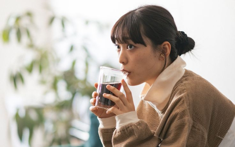 Đi qua nửa cuộc đời, nhắc đến chuyện tiền bạc vẫn thấy chông chênh: Quả thực tôi đã sống sai rồi! - Ảnh 2.